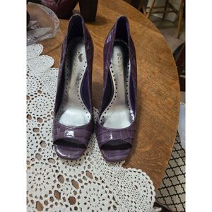 BCBG Girl Aria Purple Faux Croc Open Toed Pump SZ 8B